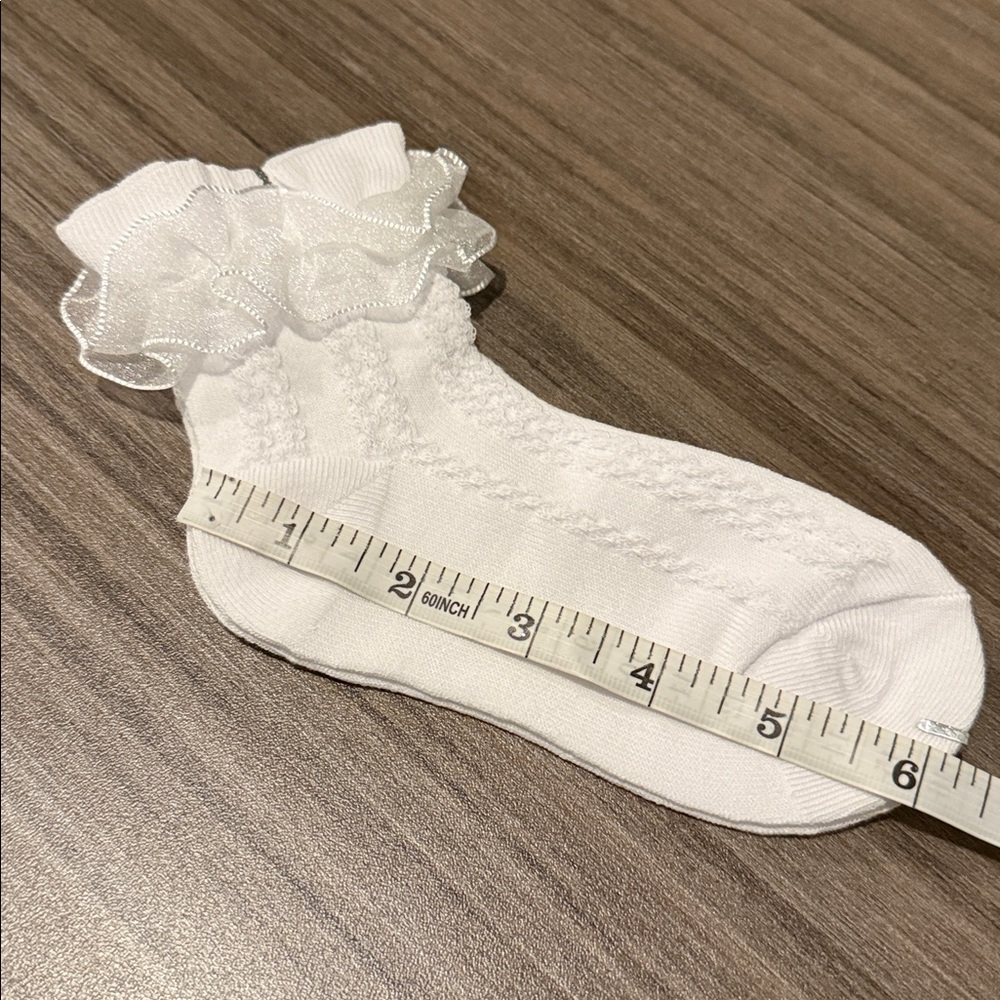 Adorable, Children’s White Ruffle Ankle Socks - Picture 5 of 7